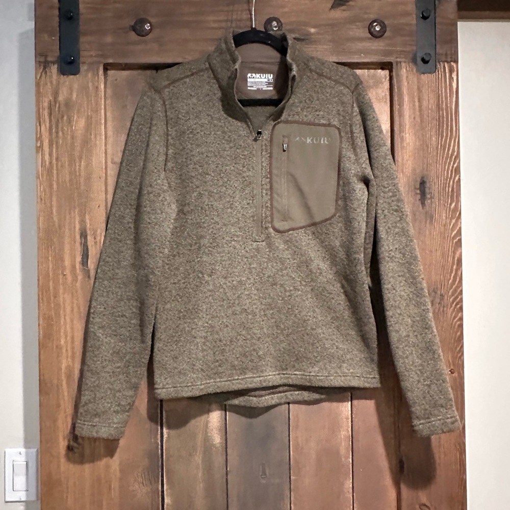 KUIU Base Camp Sweater Fleece in olive green